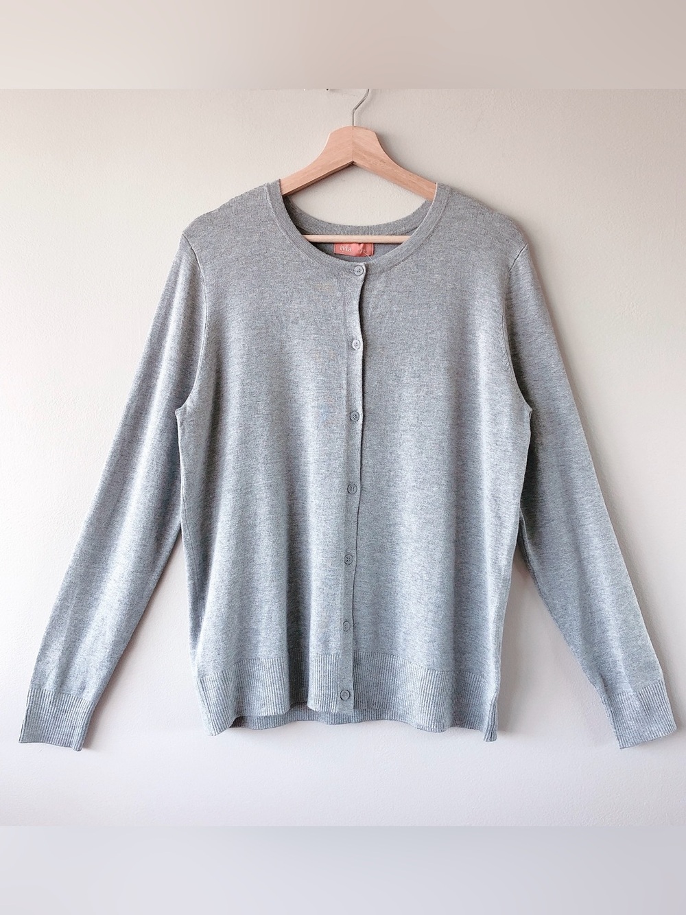 Iyla Cardigan Classic Gray button up sweater Carignan size large womenโs